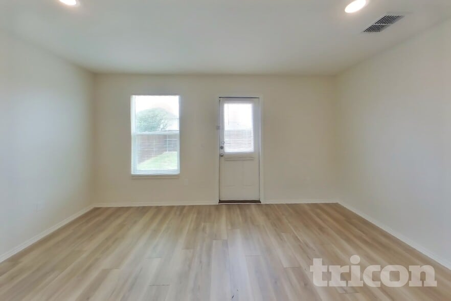 Building Photo - 1125 Waggoner Dr