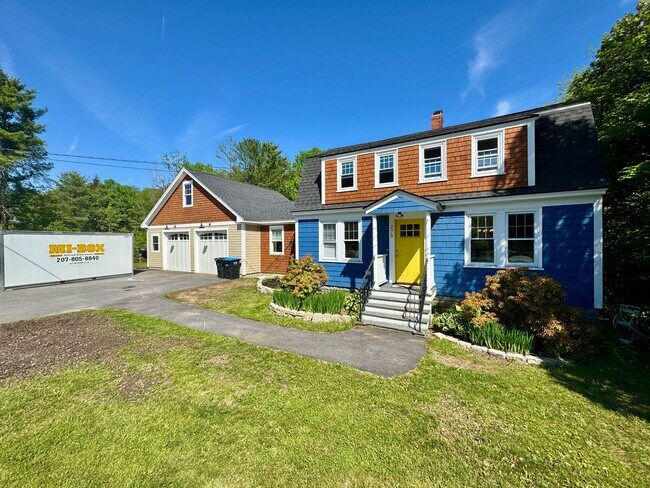 Building Photo - $3,900 - 3BD/2BA Single Family Home - Falmouth w/ Heated 2-Car Garage, W/D & Large Backyard! Avai...