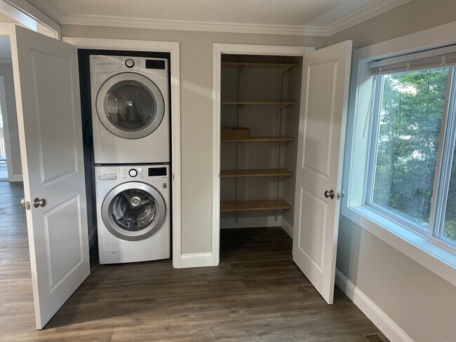 Building Photo - 16 Fox Ln