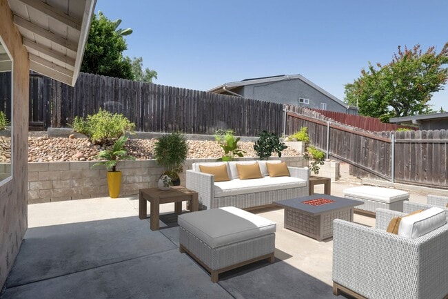 Primary Photo - 5288 Manhasset Dr