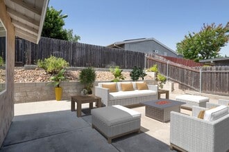 Building Photo - 5288 Manhasset Dr