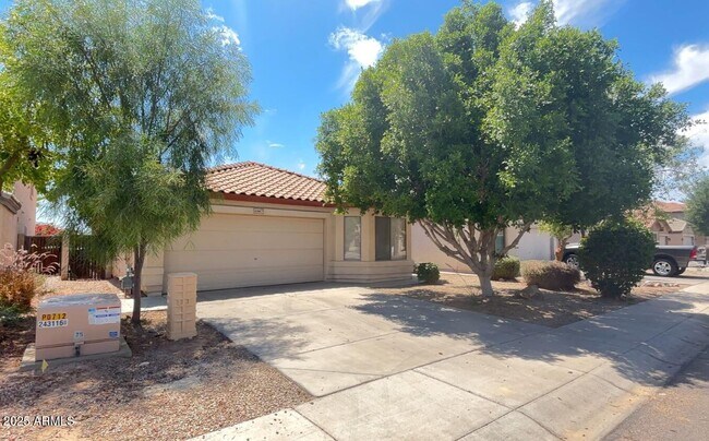 Primary Photo - 10967 W Sheridan St