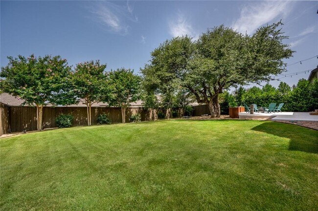 Building Photo - 16121 Golden Top Dr