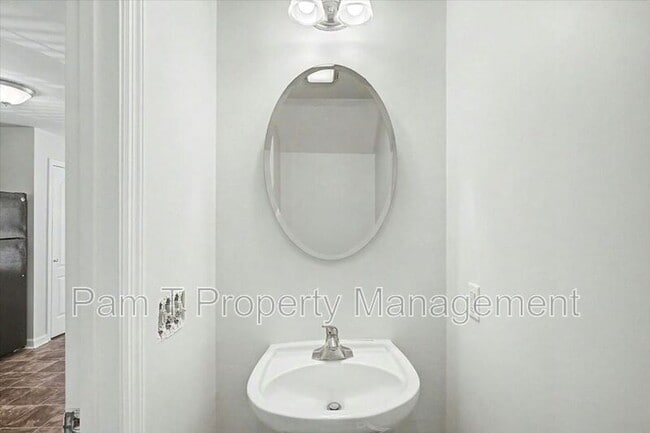 Building Photo - 1312 Dieter St