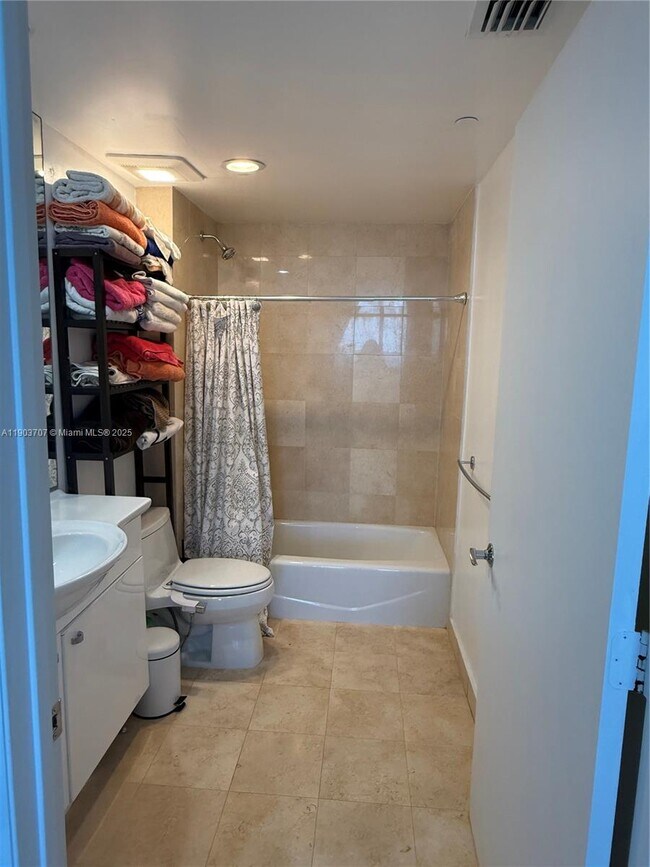 Building Photo - 1850 S Ocean Dr