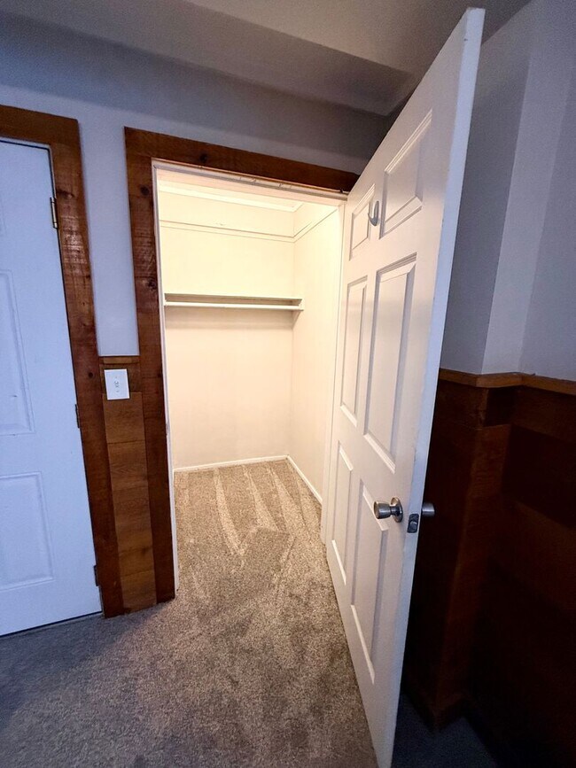 Building Photo - 4 Cortland St