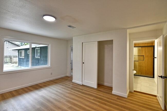 Building Photo - 22705 Mountlake Terrace