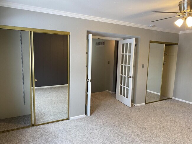 Building Photo - "Charming 2-Bed Townhouse Retreat in Denver – Spacious 1,240 Sq Ft with 1.5 Baths!"