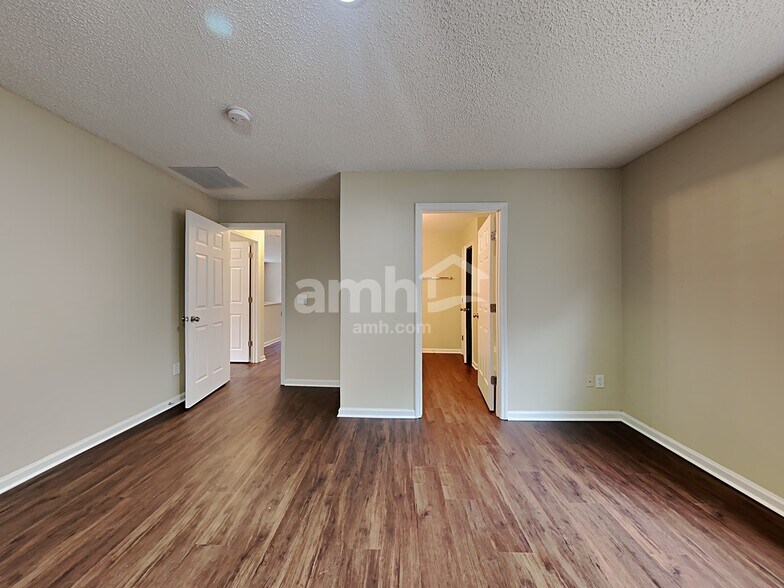 Building Photo - 9734 Hazel Lake Dr