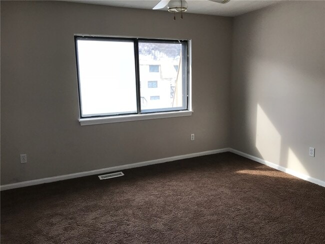 Building Photo - 265 Bay Village Dr