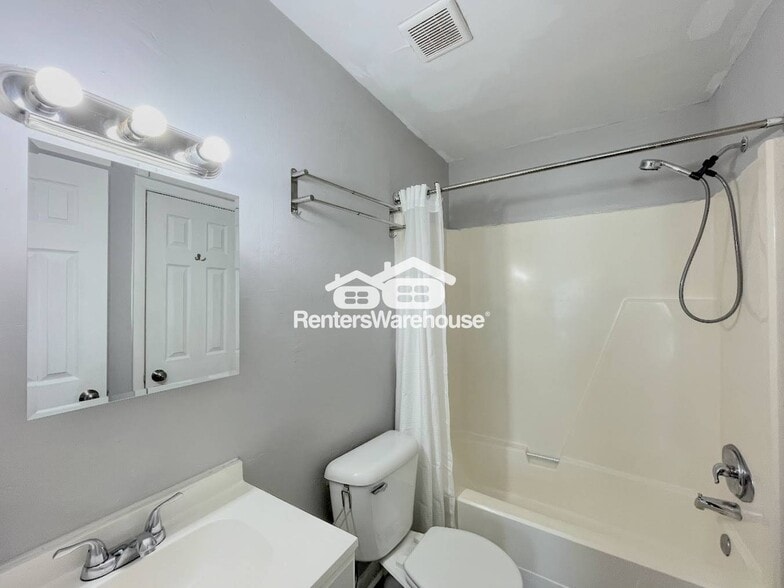 Building Photo - 4157 Holly Cove Dr