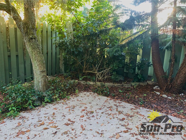 Building Photo - 136 Pine Cone Trl