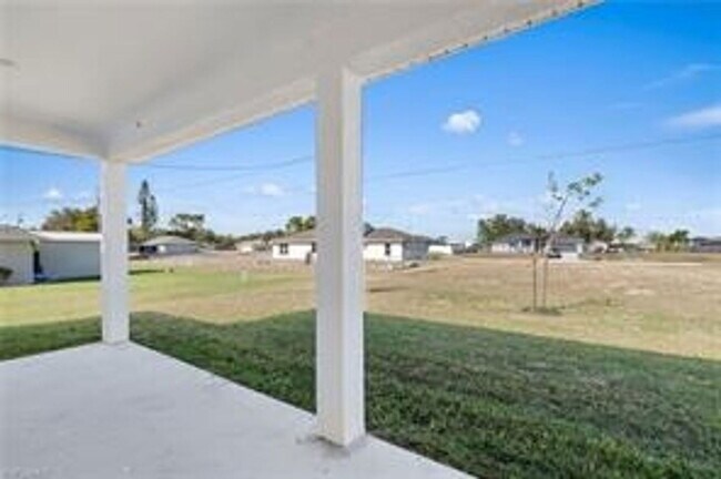 Building Photo - 1719 NE 26th St