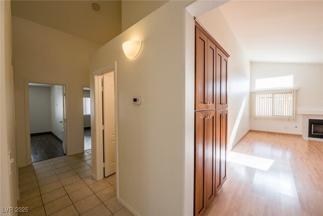 Building Photo - 682 Ladywood Ln