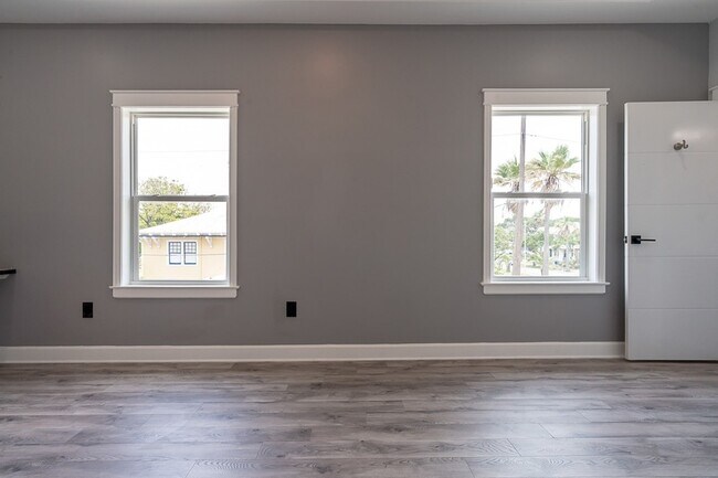 Building Photo - 1801 Rosenberg St