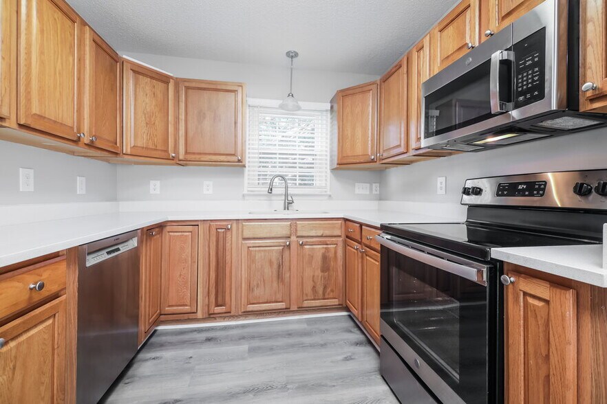 Building Photo - 4304 Candle Ct