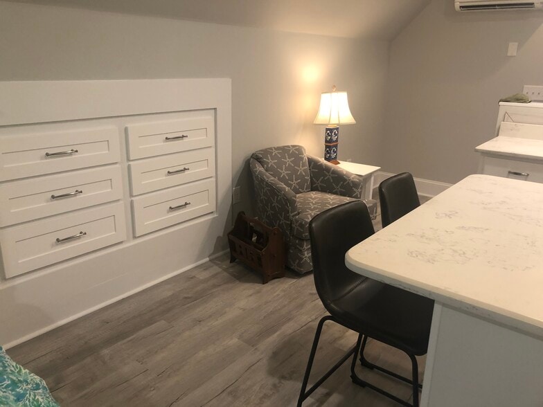 Building Photo - 1004 Breedon Ct