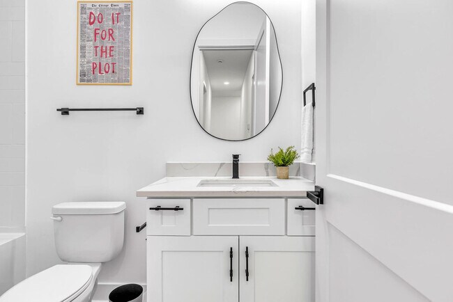 Building Photo - 554 Rosedale Ave