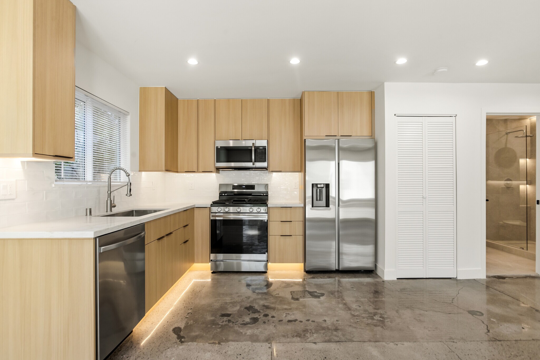 Kitchen - 7314 Fallbrook Ave