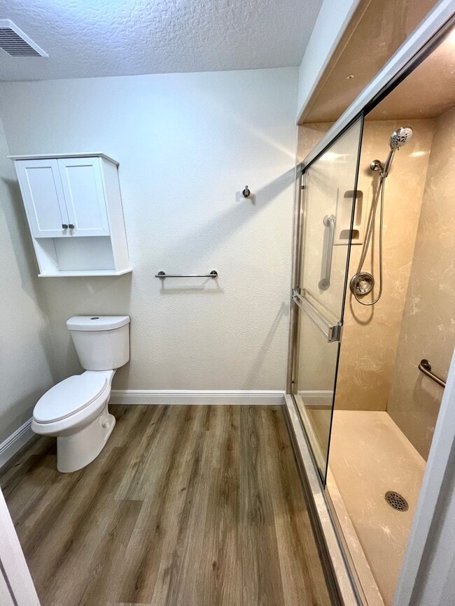 Building Photo - Hidden gem in Silver Oaks