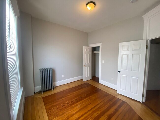 Building Photo - 34 Speedwell St