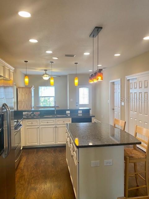 Building Photo - 1736 Mova St