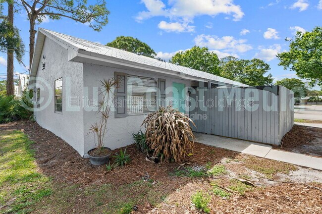 Building Photo - 1486 40th Ave