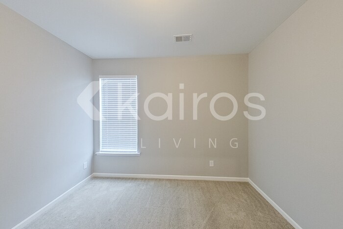 Building Photo - 101 Silver Maple Ln