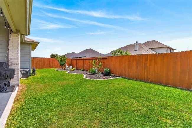 Building Photo - 2646 Las Estrellas St