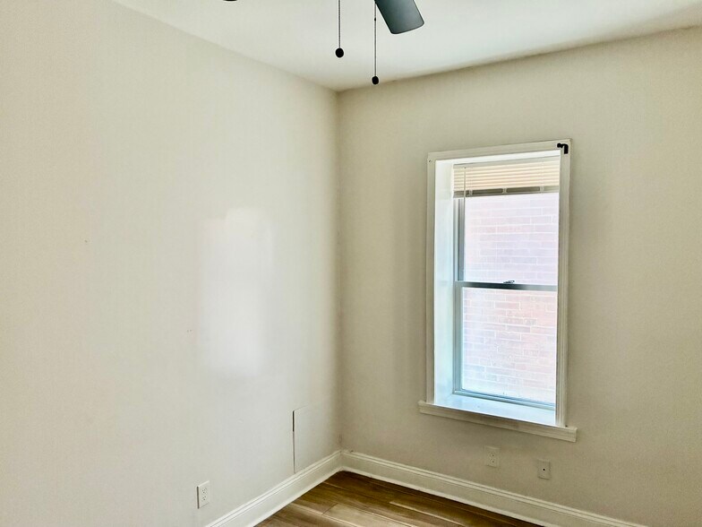 Building Photo - 2747 Armand Pl