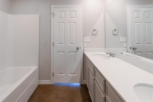 Building Photo - 208 Lowes Blvd