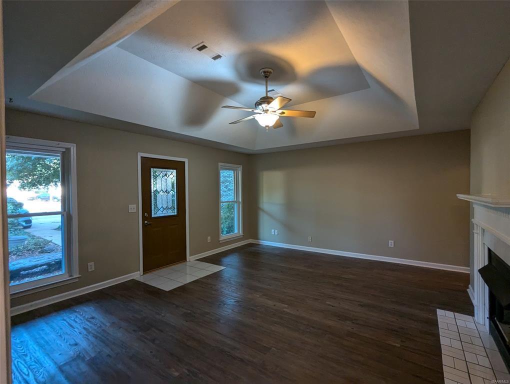 Building Photo - 557 Forest Ridge Ct