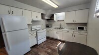 Building Photo - 908 1st St