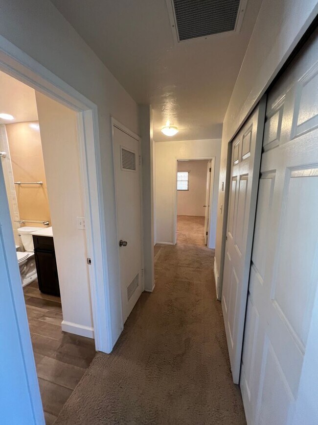 Building Photo - Move in Special!! $750 off 1st Month's Rent!!