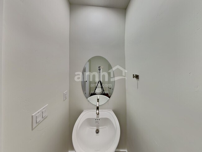 Building Photo - 3471 N Annabell St