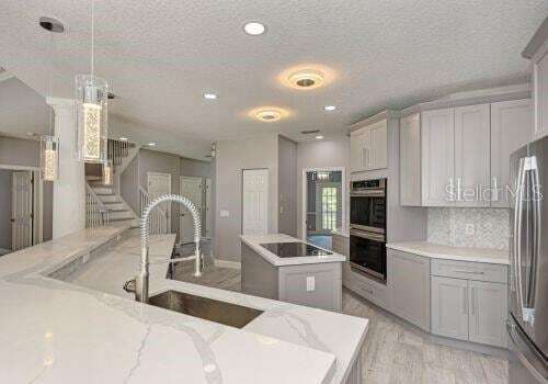 Building Photo - 1648 Bayshore Dr