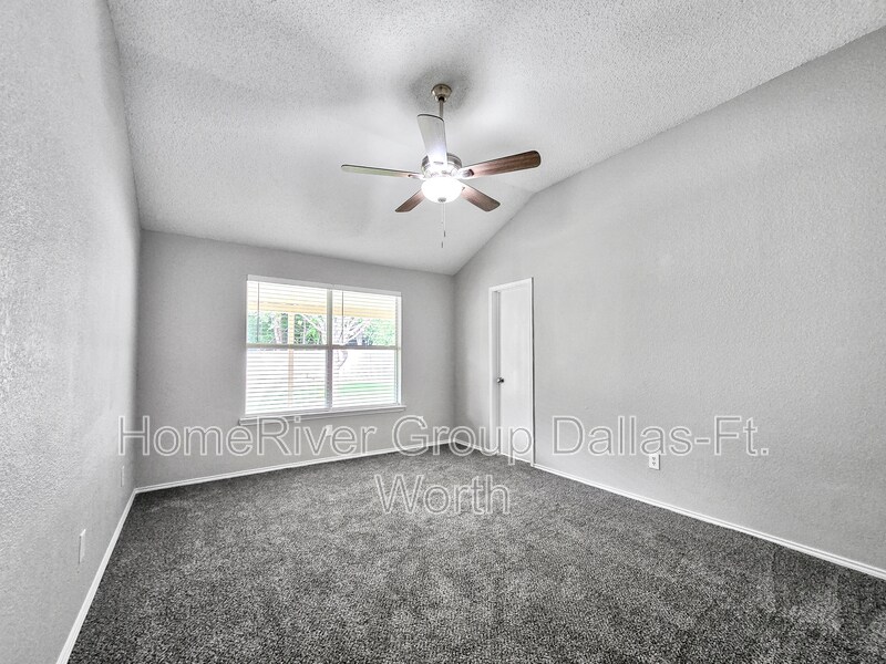 Building Photo - 1140 Sandalwood Dr