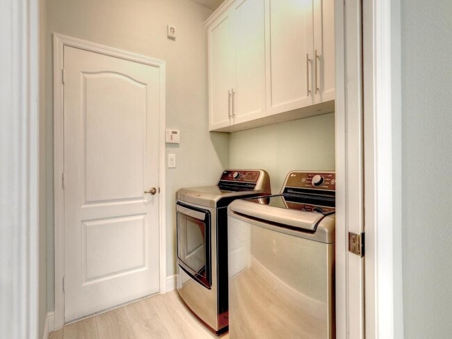 Building Photo - 309 Swallowtail Ln