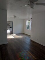 Building Photo - 402 Water St