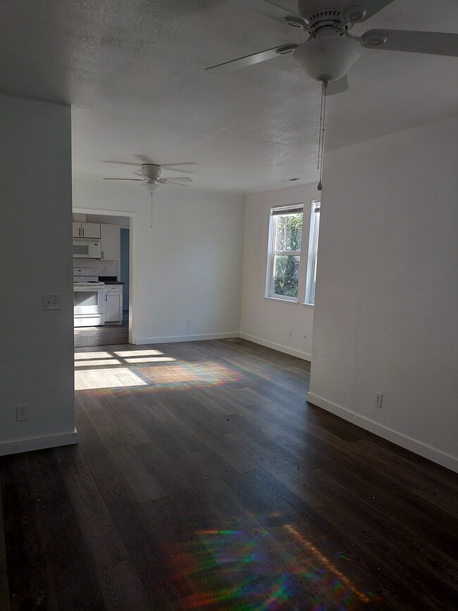 Building Photo - 402 Water St