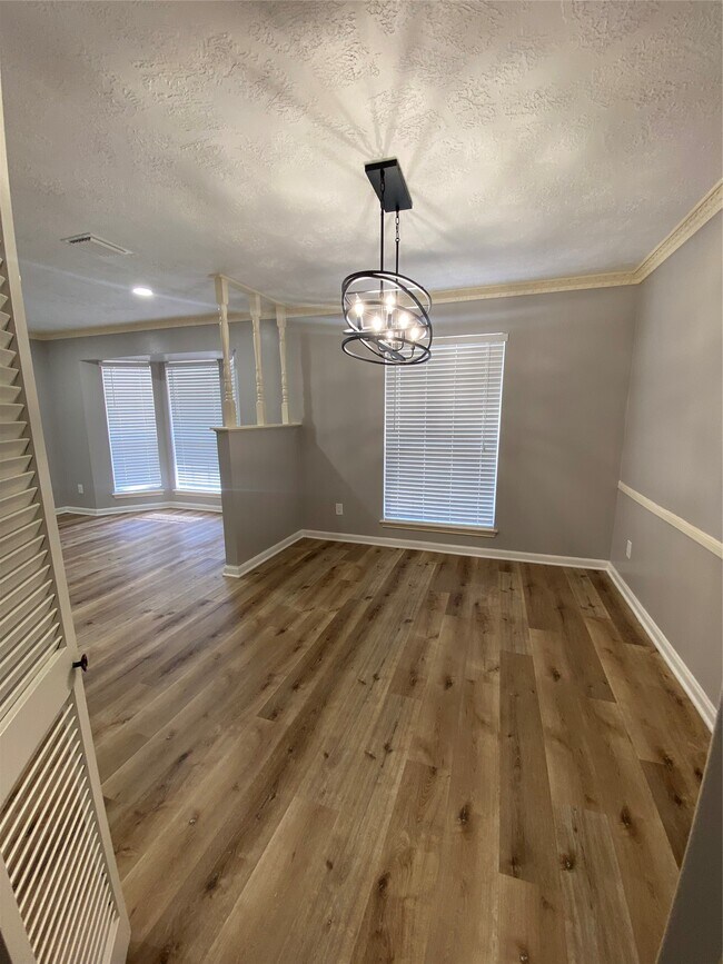 Building Photo - 11702 N Petersham Dr