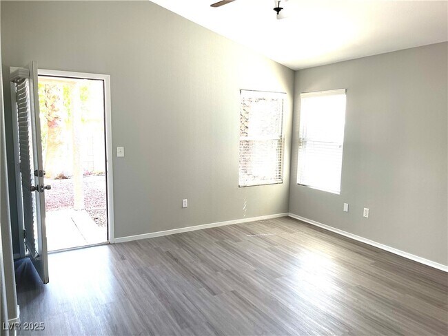 Building Photo - 564 Pomerol Ave