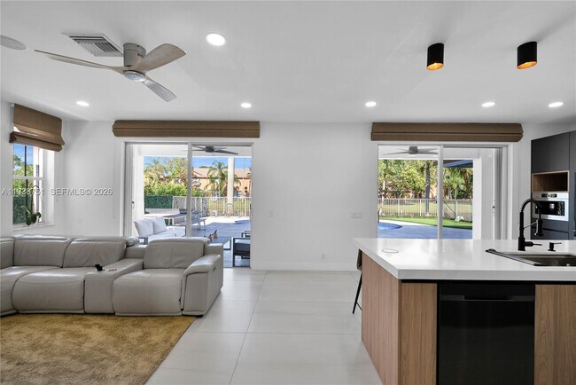 Building Photo - 1176 Cedar Falls Dr