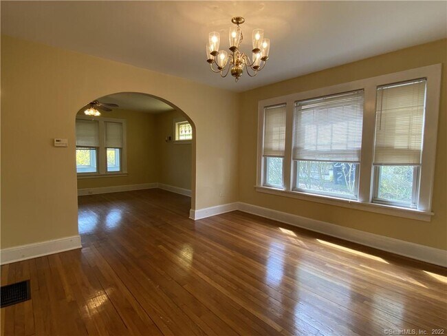 Building Photo - 25 4th St