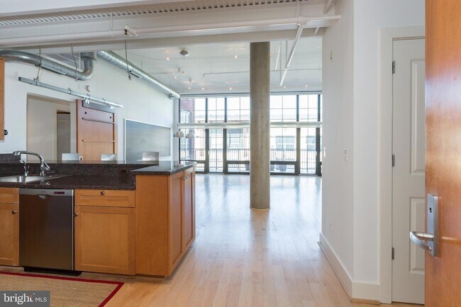 Building Photo - 2328 Champlain St NW
