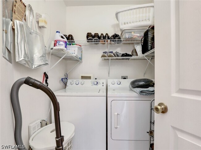 Building Photo - 6900 Huntington Lakes Cir