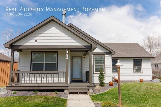 Building Photo - 452 Woodman Dr