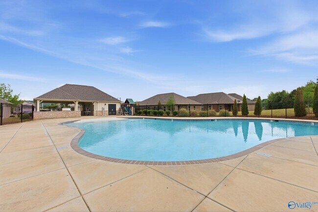 Building Photo - 102 Derbyshire Dr