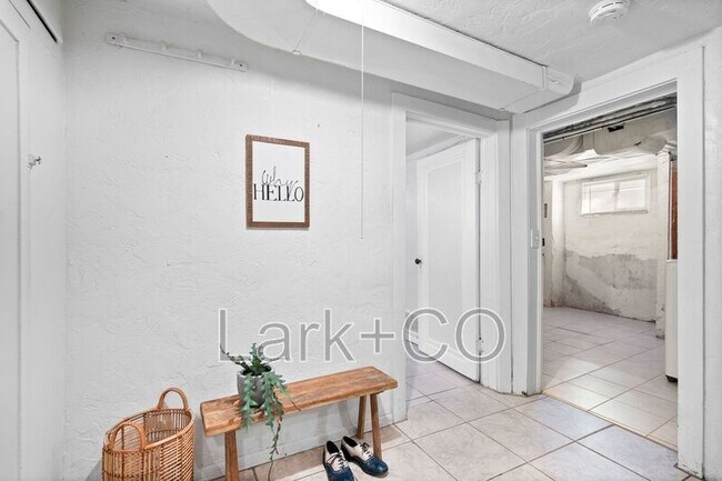 Building Photo - 579 S Osceola St