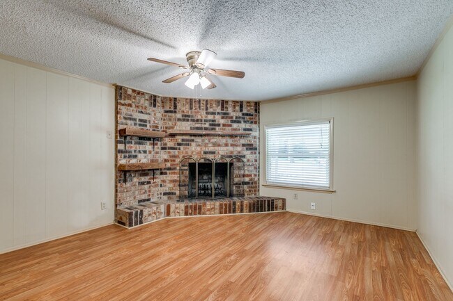 Building Photo - 322 Byrnes Dr